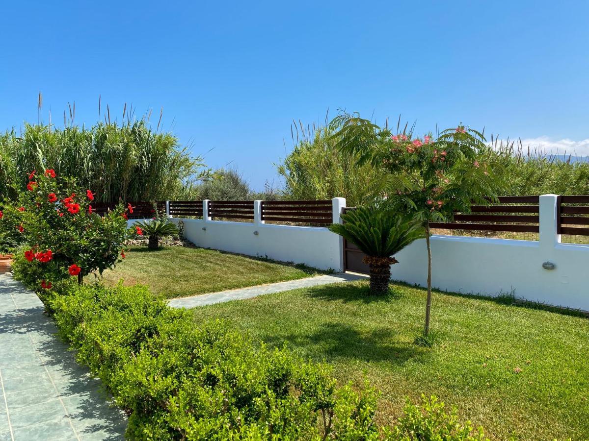 Luxury 3BR Sunrise Villa , Seaside Gyrismata Skyros Exterior foto