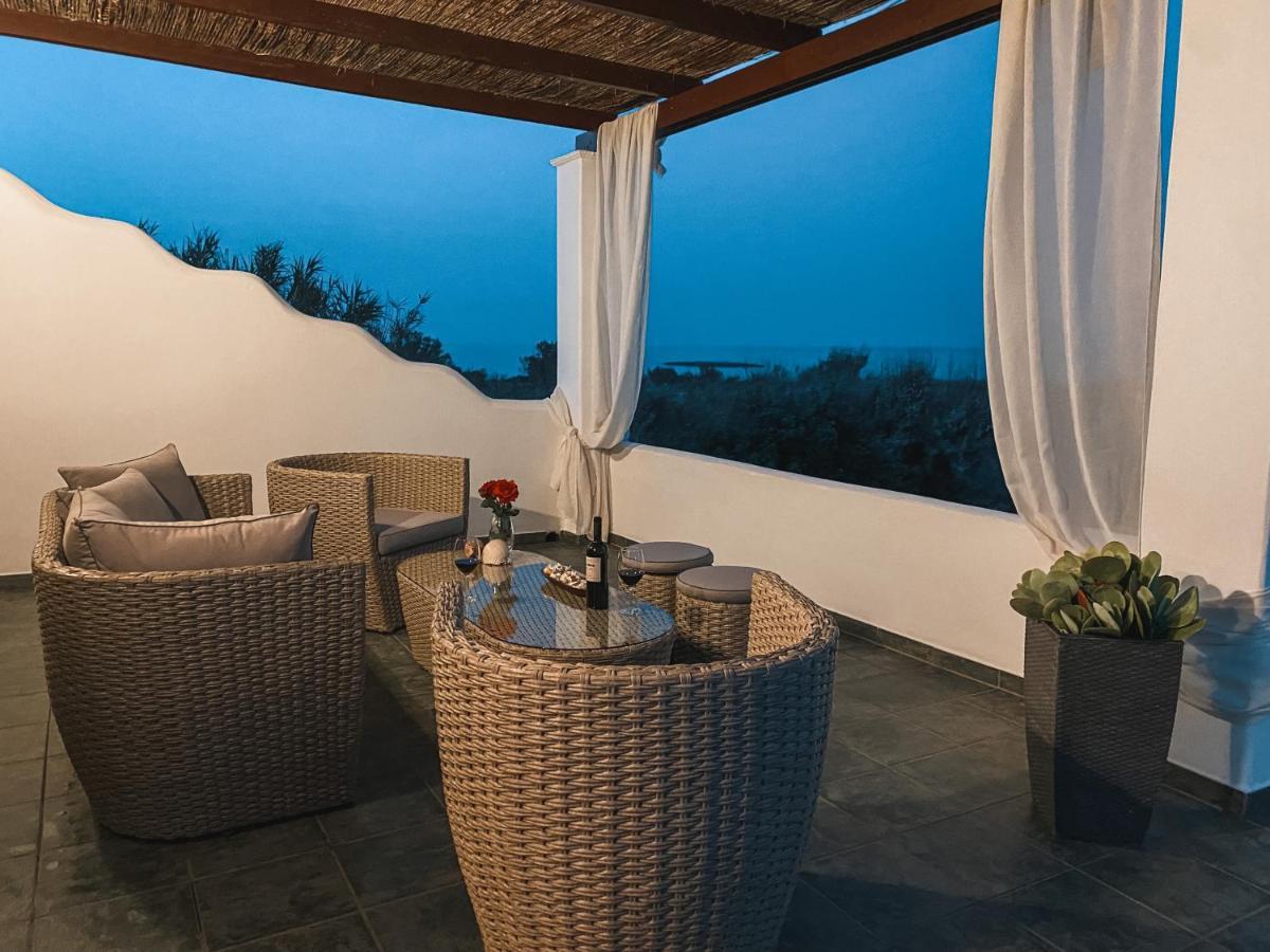 Luxury 3BR Sunrise Villa , Seaside Gyrismata Skyros Exterior foto